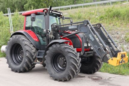Valtra C120 - Tracteur agricole